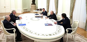 Президент России Владимир Путин провел встречу с главными редакторами учебников истории
