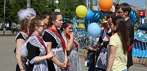Студенты и сотрудники ТГПУ поздравили будущих абитуриентов с праздником последнего звонка Студенты и сотрудники ТГПУ поздравили будущих абитуриентов с праздником последнего звонка
